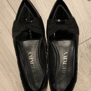 Burberry Women's Black Halton Patent-Leather Flats Loafers size6